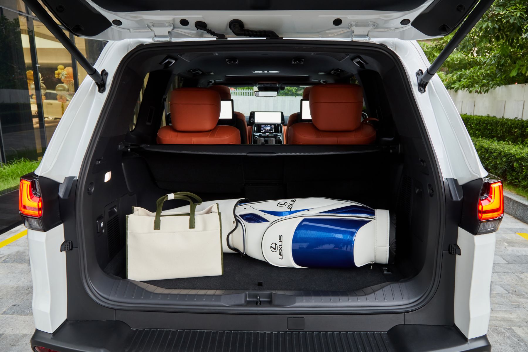 lexus-lx600-vip-trang6