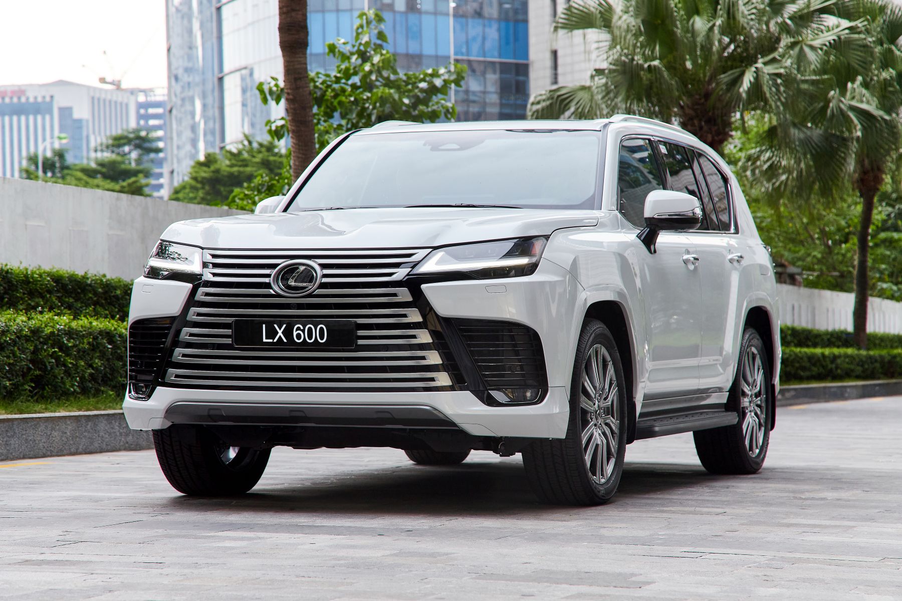 lexus-lx600-vip-trang